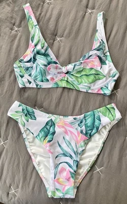 Conjunto Bikini Venus Blanco Floral Nuevo Sin Etiquetas Talla B 4 Foto 1 de 4