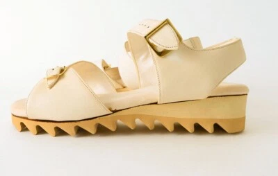 Sandálias femininas vintage raras Deadstock década de 1950 sola ondulada branca Treadeasy Miracle - Imagem 1 de 3