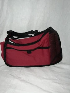 Tupperware NEW Garnet Red Lunch Bag Sling Insulated NEW Kids Or Adults Snacks - Picture 1 of 8