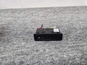 UNIDAD PANEL PUERTO USB TIPO C MERCEDES X247 GLB250 GLA250 OEM - Imagen 1 de 3