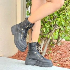 Women's Black Chunky Block High Heel Ankle Combat Booties (size 5.5) - Picture 1 of 6