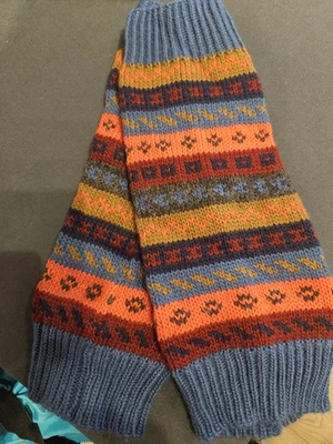 Calentadores de piernas premium de alpaca hechos a mano con patrón geométrico de 15 pulgadas Foto 1 de 4