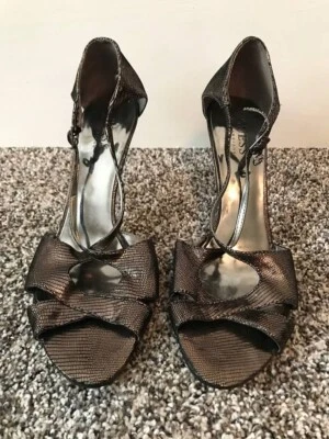 SHOES: Guess Graficia Women’s Sz 8M Heels Strappy Criss Cross Stilettos Gold - Image 1 of 4