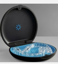 N. 1 CUSTODIA BOX per aligner INVISALIGN, colore nero NUOVA