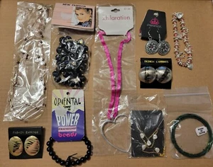 Lote de Joyas Accesorios de Disfraz Moda Pulseras Collar Pendientes - Imagen 1 de 8