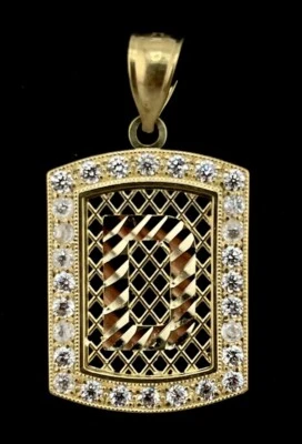 Pingente de ouro amarelo 10k 2,99 g corte diamante letra inicial “D” com pedras de destaque CZ - Imagem 1 de 4