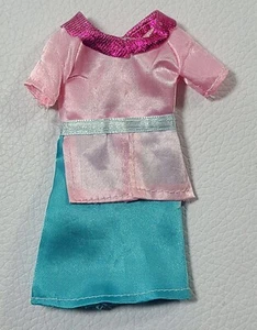 Handmade Barbie Outfit Einteiler Skort Bluse Peter Pan Kragen rosa blau - Bild 1 von 10