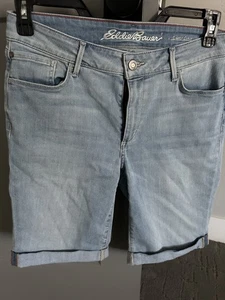 Eddie Bauer Bermuda Shorts Women's Size 8 Blue Light Wash Denim Slightly Curvy - Picture 1 of 4