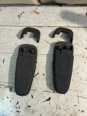 1999-2004 Jeep Grand Cherokee Rear Liftgate Glass Window Hinge Set - Image 1 of 4