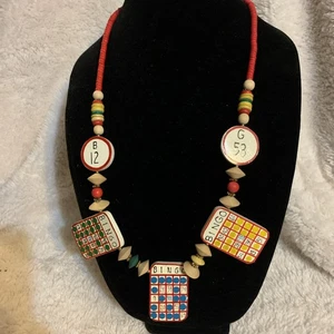 Vintage Large BINGO Necklace Wooden Score Cards B12 G53 Tiles Statement Luck - Foto 1 di 8