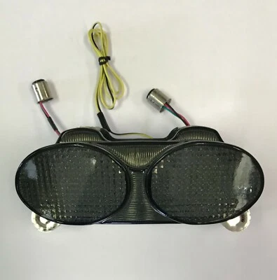 98-02 ZX6R, ZX9R, ZR7, ZZR600 LED Luz Trasera Luz Trasera Señales Integradas Foto 1 de 3