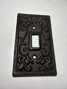 Cast Iron Single Toggle Light Switch Plate Cover Fleur De Lis Brown Black - Picture 1 of 6