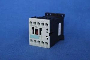 Siemens Sirius3RT1016-1BB42 24 VDC 3-phase circuit breaker - Imagen 1 de 4