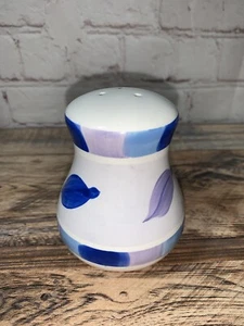 Vtg Ceramic Leaf White Salt Shaker, Blue Purple Leaves, Replacement - Imagen 1 de 5