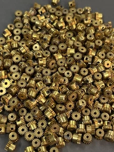 MENGE 1 HANDWERK 64 TEILUNG MESSING RITZEL ZAHN 17 ZÄHNE SCHLITZWAGEN 0,078 ZOLL BOHRUNG - Bild 1 von 21