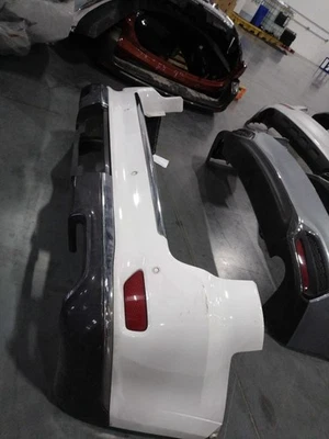 Parachoques trasero Wk carrocería VIN E o F sexto dígito compatible con 14-22 GRAND CHEROKEE 584800 Foto 1 de 3