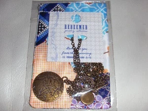 Erlöst Blumen Medaillon Anhänger Halskette 3D Vogel R Charm Bronze religiös - Bild 1 von 3