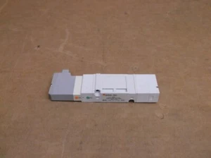 SV2500-5FU SMC Pneumatisches Luftverteiler-Magnetventil SV25005FU - Bild 1 von 4
