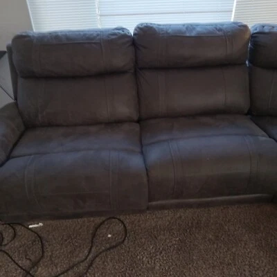 NUEVO Juego de 2 sofás reclinables eléctricos gris sofá loveseat cuero con LED y 4 portavasos Foto 1 de 4