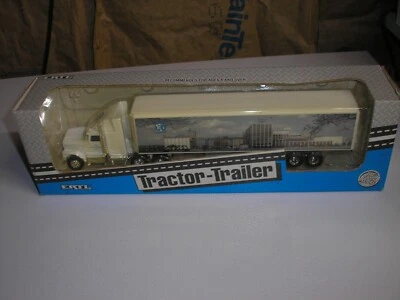 ERTL 1/64 Quaker Oats Cedar Rapids Iowa 1993 International Semi Tractor Trailer - Image 1 of 4