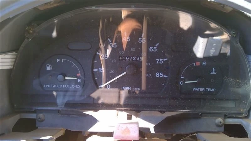 Velocímetro MPH sin tacómetro cabezal de 2 puertas solo se adapta a 92-95 GM Metro OEM Foto 1 de 4