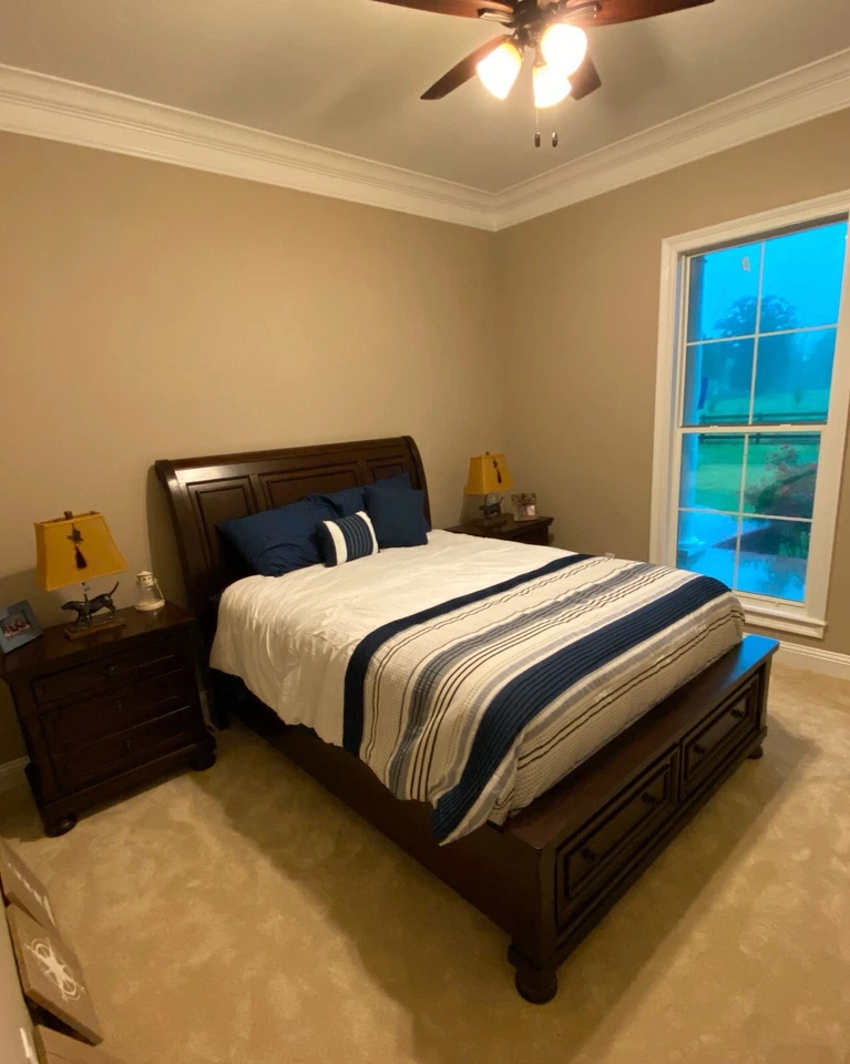 Cama, colchão e suportes de noite tamanho completo  - Imagem 1 de 1