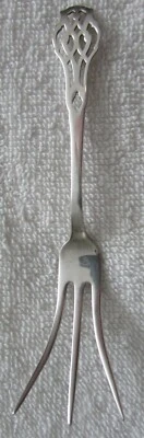 Chippendale Lunt Sterling Silver Lemon Berry Fork - Image 1 of 2
