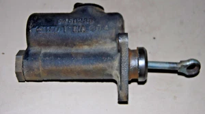 1953 1954 1955 1956 1957 1958 1959 1960 1961 62 5450233 CORVETTE MASTER CYLINDER - Picture 1 of 4