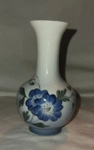 VINTAGE (1957) Royal Cohenhagen Denmark Porcelain Bud Vase - Picture 1 of 2