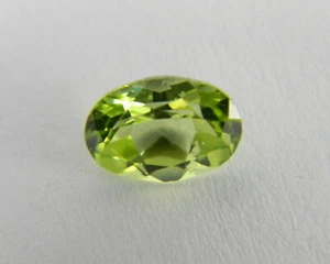 0,93 Karat natürlicher grüner Arizona Peridot facettierter Edelstein oval PRT72 - Bild 1 von 2