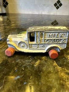 Vtg 1930's TootsieToy (?) Milk Delivery Wagon Truck White Metal Wood Tires - Picture 1 of 5