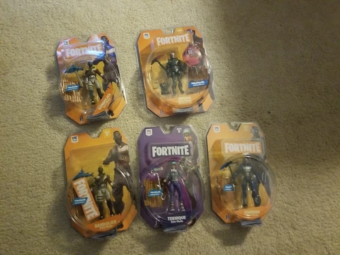 5 Fortnite Action Figures Bandolier Carbide Omega Teknique New Sealed Lot - Y610 Cover