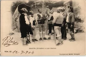 España 1904 Postal Vintage Aragón Jugando a las chapas Tocando los platos (1387) - Imagen 1 de 2