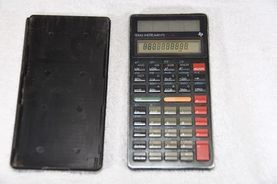 Calculadora científica Texas Instruments TI-34 - alimentada por energía solar - funcionando Foto 1 de 4