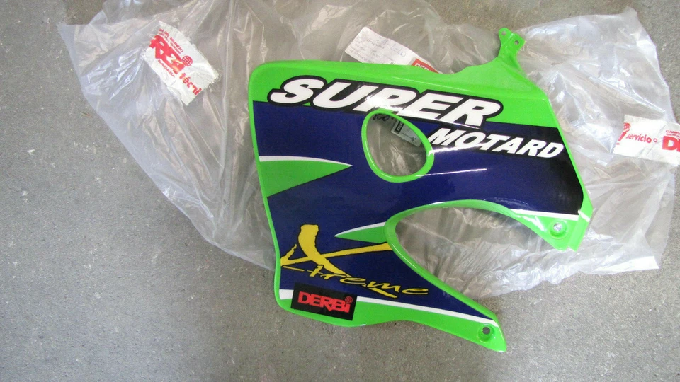 Fairing Side Left Radiator Genuine Derbi Senda 00H04427836 - Image 1 of 1