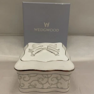 Wedgwood Celestial Platinum Ring Box With Lid 3 1/4” X 3 1/4” X 2 1/2” - Picture 1 of 12