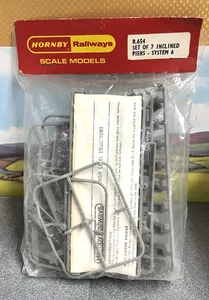 HORNBY R654 OO Gauge - Set of 7 Inclined piers - System 6 - New in Packet NOS - Picture 1 of 2