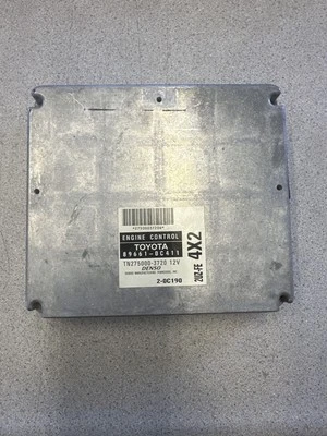 2002 TOYOTA SEQUOIA МОДУЛЬ УПРАВЛЕНИЯ ДВИГАТЕЛЕМ 4 X 2 OEM 896610C411 - Изображение 1 из 4