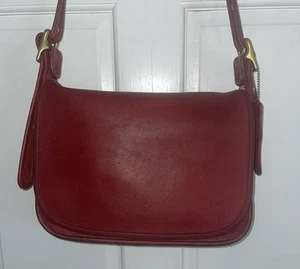 Bolso de hombro de cuero vintage COACH con solapa rojo borgoña 9951 Patricia Legacy - Imagen 1 de 24