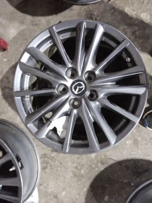 Llanta Mazda CX-5 2017-2018 17x7 aluminio  Foto 1 de 4