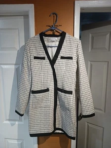 Vestido para mujer Urban Revivo de tweed a cuadros con ribete en contraste. Talla 4 - Imagen 1 de 13