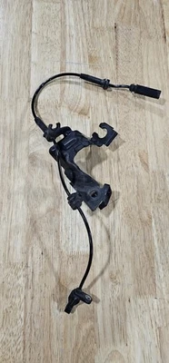 12-18 BMW 320i 328i 335i F30 SENSOR DE VELOCIDAD Delantero Izquierdo Manguera Soporte Soporte  Foto 1 de 4