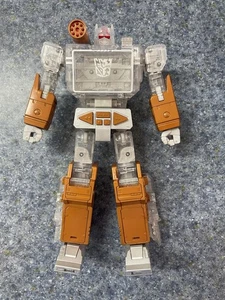 Transformers Capolavoro Anno della Capra Edizione Platino con una scheda rotta - Foto 1 di 4