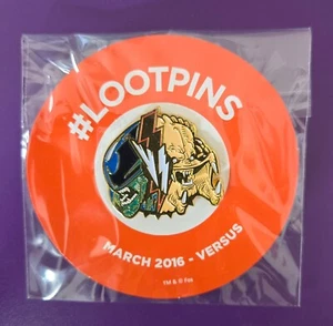 Lootpins März 2016 Versus Loot Crate Pin Alien Vs Predator NEU! - Bild 1 von 2