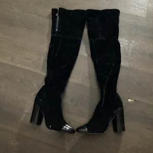 Guess 8 Black Velvet Thigh High Heeled Boots LOLO Patent Leather Cap Toe - Picture 1 of 10