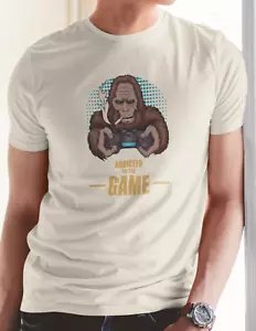 Men T-Shirt Game Addicted Bigfoot All Sizes, funny drawings vintage retro - Picture 1 of 4
