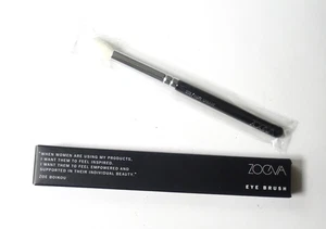 ZOEVA Voyager 228 Luxe Crease Travel Size Eye Brush New Unused Boxed - Picture 1 of 2