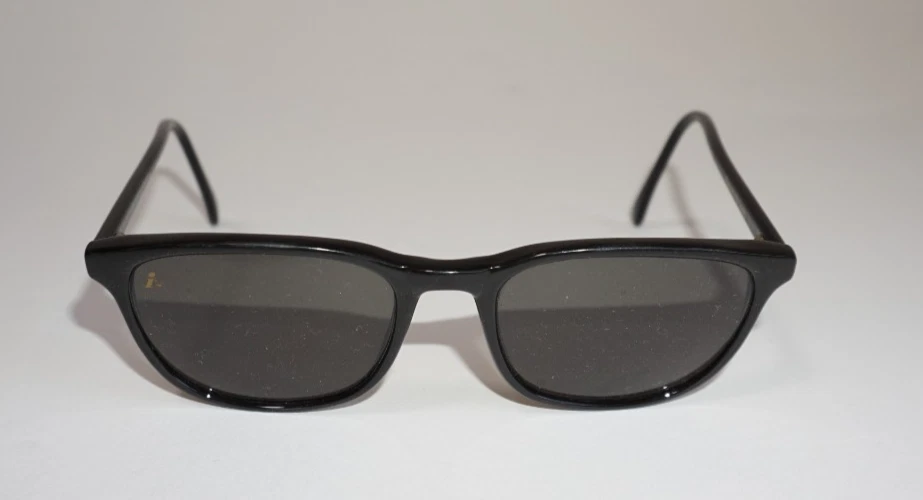 Gafas de sol vintage Bausch & Lomb I's W2440 de plástico negro rock & roll Foto 1 de 4