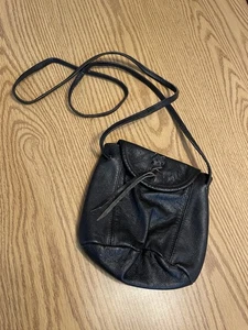 Vintage schwarze Ledertasche Schultertasche - kleine Tasche 7" mit 24" Drop Shoulder - Bild 1 von 12