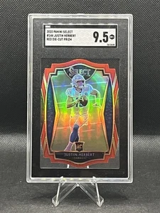 2020 Panini Select - SGC 9.5 Justin Herbert #144 Red Prizm Die-Cut (RC) - Bild 1 von 2